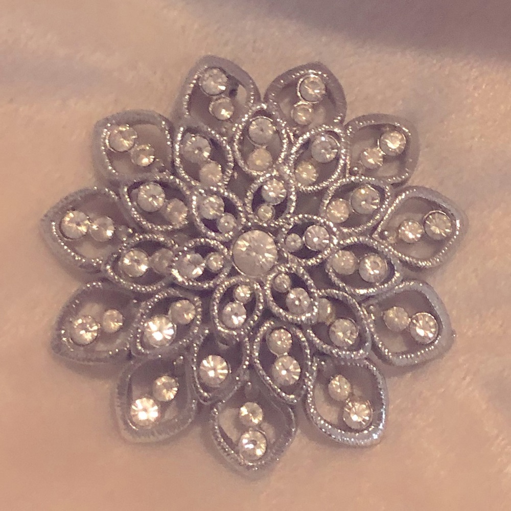Exquisite Silver and Beaded Vintage Brooch. No flaws solid clasp